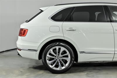 2017 Bentley Bentayga W12   - Photo 13 - Joliet, IL 60435