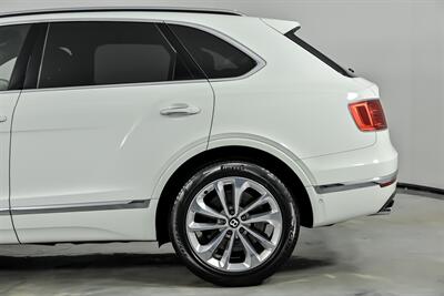 2017 Bentley Bentayga W12   - Photo 9 - Joliet, IL 60435