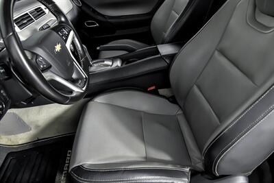 2015 Chevrolet Camaro SS   - Photo 25 - Joliet, IL 60435