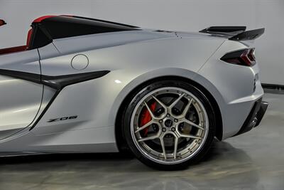2023 Chevrolet Corvette Z06 3LZ   - Photo 9 - Joliet, IL 60435