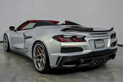 2023 Chevrolet Corvette Z06 3LZ   - Photo 10 - Joliet, IL 60435