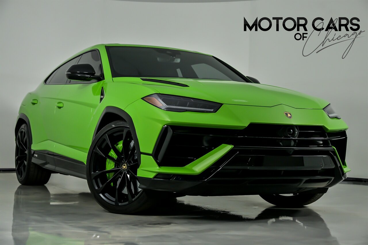 2023 Lamborghini Urus S's photo