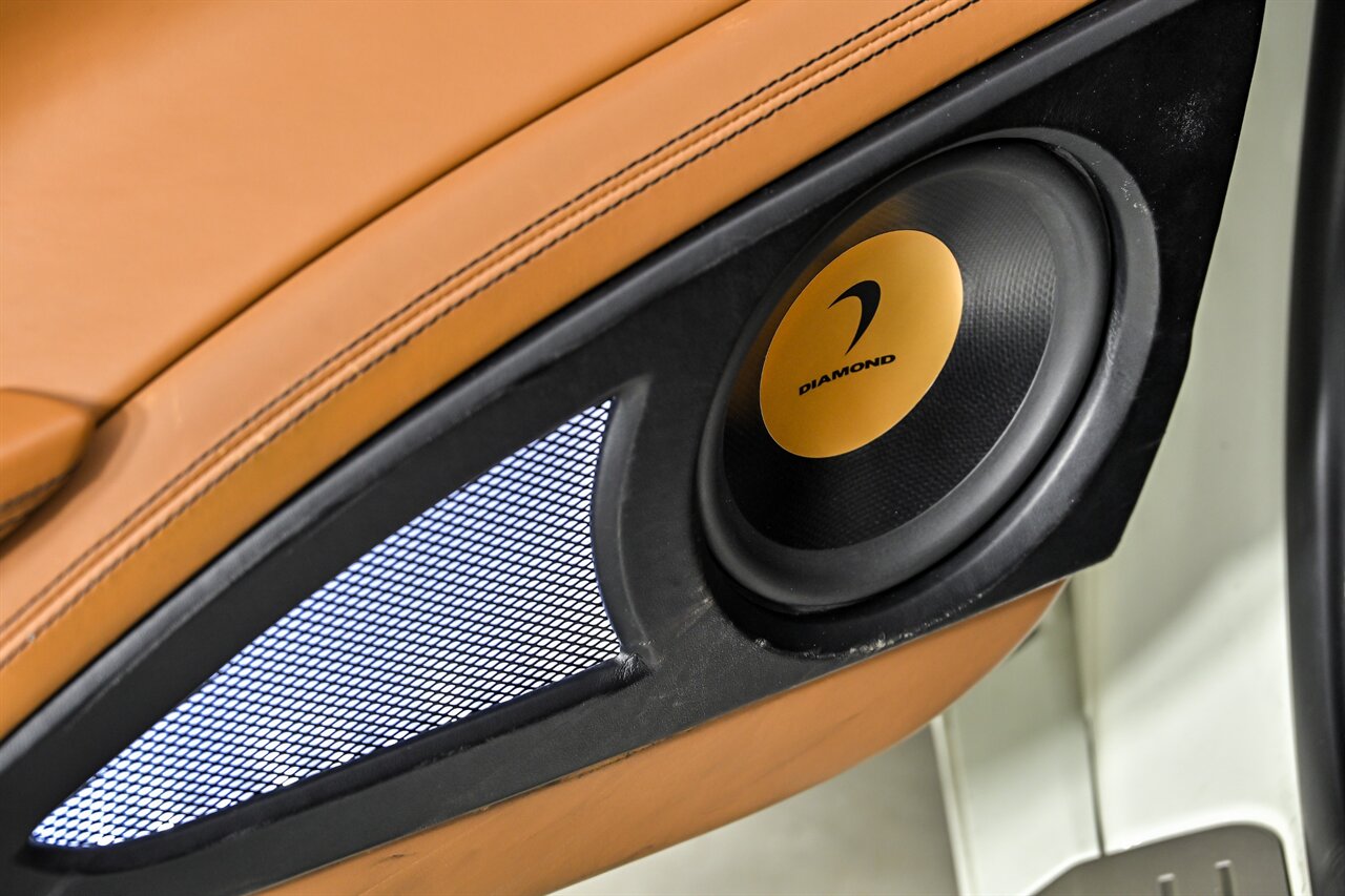 2013 Ferrari 458 Spider Base - Photo 16