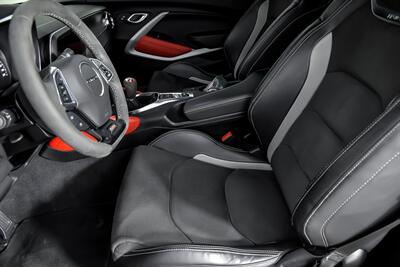2022 Chevrolet Camaro LT1   - Photo 20 - Joliet, IL 60435