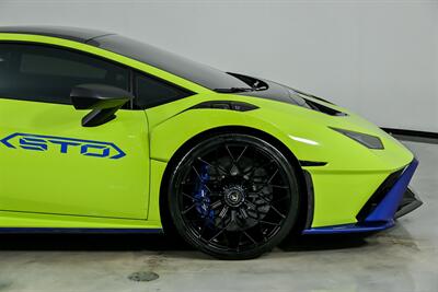 2022 Lamborghini Huracan STO-HUGE MSRP-RARE SPEC! - Photo 15 - Joliet, IL 60435
