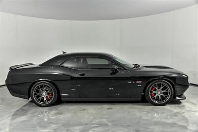 2015 Dodge Challenger SRT 392   - Photo 14 - Joliet, IL 60435