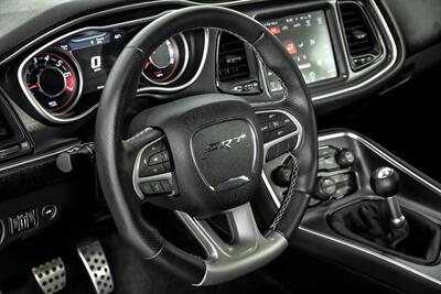 2015 Dodge Challenger SRT 392   - Photo 25 - Joliet, IL 60435