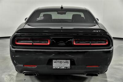 2015 Dodge Challenger SRT 392   - Photo 11 - Joliet, IL 60435