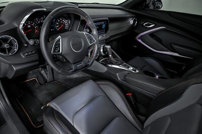 2017 Chevrolet Camaro SS   - Photo 21 - Joliet, IL 60435