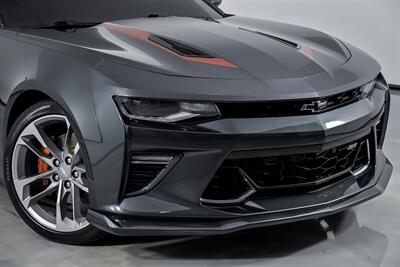 2017 Chevrolet Camaro SS   - Photo 3 - Joliet, IL 60435