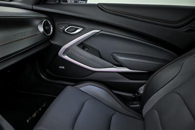 2017 Chevrolet Camaro SS   - Photo 39 - Joliet, IL 60435