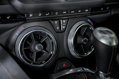 2017 Chevrolet Camaro SS   - Photo 36 - Joliet, IL 60435