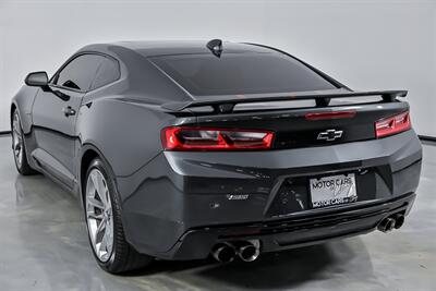 2017 Chevrolet Camaro SS   - Photo 10 - Joliet, IL 60435