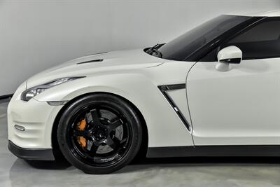 2014 Nissan GT-R Premium   - Photo 7 - Joliet, IL 60435
