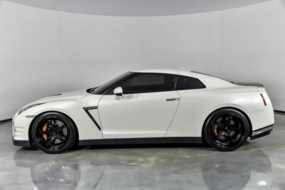 2014 Nissan GT-R Premium   - Photo 8 - Joliet, IL 60435