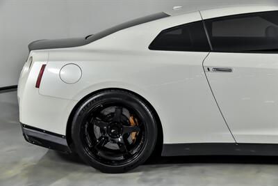 2014 Nissan GT-R Premium   - Photo 13 - Joliet, IL 60435
