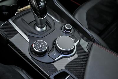 2017 Alfa Romeo Giulia Quadrifoglio   - Photo 37 - Joliet, IL 60435