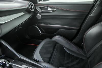 2017 Alfa Romeo Giulia Quadrifoglio   - Photo 38 - Joliet, IL 60435