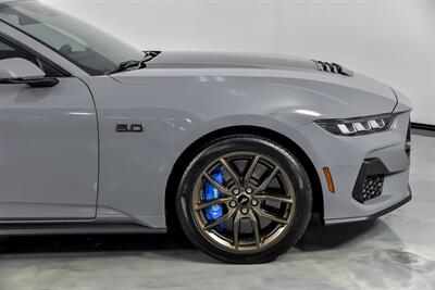 2024 Ford Mustang GT   - Photo 15 - Joliet, IL 60435