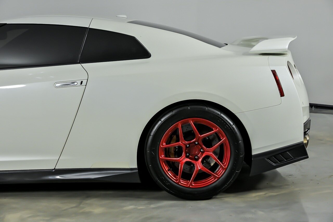 2019 Nissan GT-R Premium - Photo 9