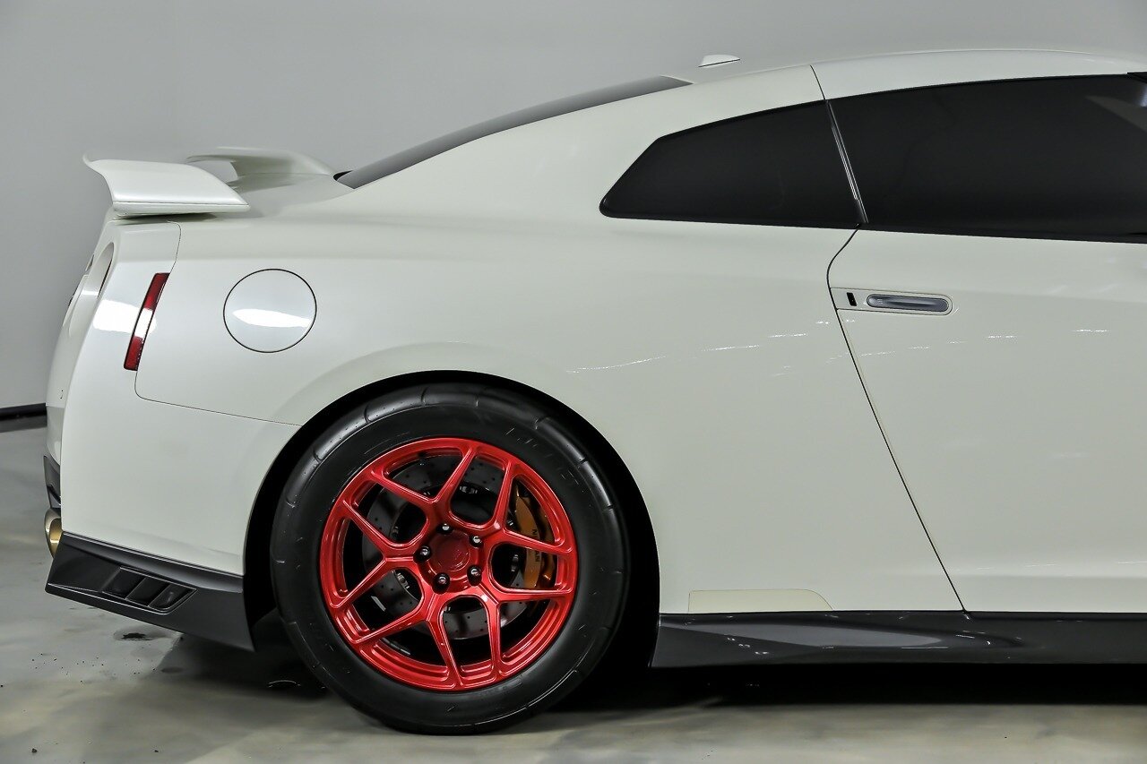 2019 Nissan GT-R Premium - Photo 13
