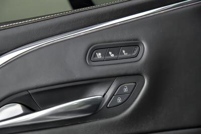 2021 Cadillac Escalade Sport   - Photo 19 - Joliet, IL 60435