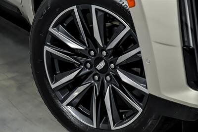 2021 Cadillac Escalade Sport   - Photo 4 - Joliet, IL 60435