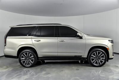 2021 Cadillac Escalade Sport   - Photo 14 - Joliet, IL 60435