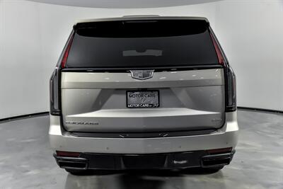2021 Cadillac Escalade Sport   - Photo 11 - Joliet, IL 60435