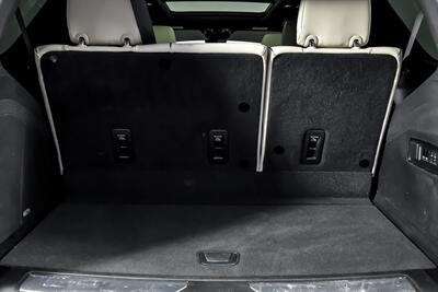 2021 Cadillac Escalade Sport   - Photo 16 - Joliet, IL 60435