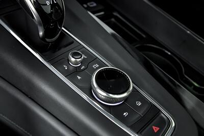 2021 Cadillac Escalade Sport   - Photo 40 - Joliet, IL 60435