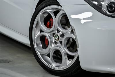 2015 Alfa Romeo 4C - Photo 4 - Joliet, IL 60435