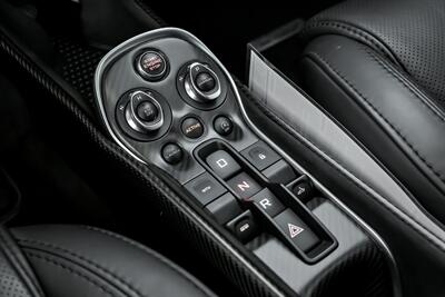 2018 McLaren 570S Spider -HUGE $242K MSRP-RARE PAINT-CARBON FIBER INTERIOR   - Photo 44 - Joliet, IL 60435