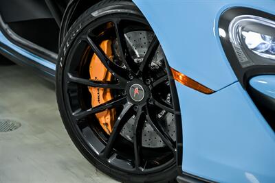 2018 McLaren 570S Spider -HUGE $242K MSRP-RARE PAINT-CARBON FIBER INTERIOR   - Photo 4 - Joliet, IL 60435