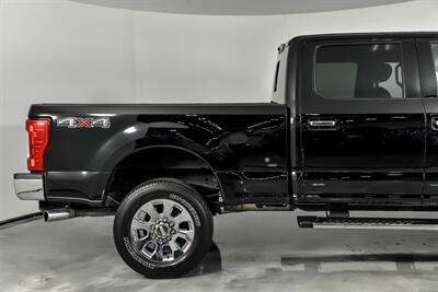 2017 Ford F-350 Super Duty Lariat   - Photo 12 - Joliet, IL 60435