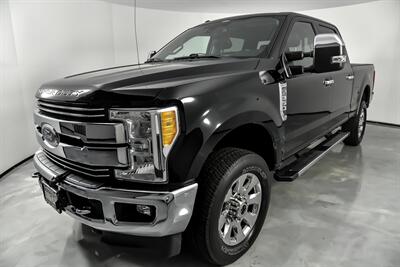 2017 Ford F-350 Super Duty Lariat   - Photo 6 - Joliet, IL 60435