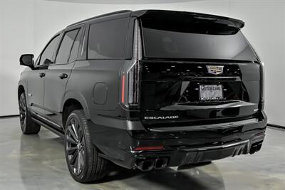2026 Cadillac Escalade-V   - Photo 10 - Joliet, IL 60435