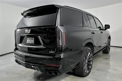 2026 Cadillac Escalade-V   - Photo 12 - Joliet, IL 60435