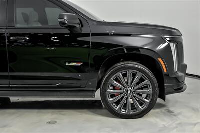 2026 Cadillac Escalade-V   - Photo 15 - Joliet, IL 60435