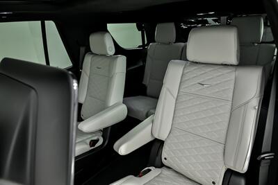 2026 Cadillac Escalade-V   - Photo 24 - Joliet, IL 60435
