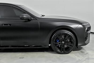 2023 BMW 740i-REAR THEATER-HUGE MSRP-SATIN BLACK!   - Photo 15 - Joliet, IL 60435