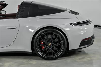 2025 Porsche 911 Targa 4 GTS   - Photo 9 - Joliet, IL 60435