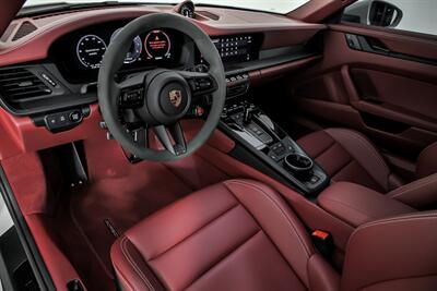 2025 Porsche 911 Targa 4 GTS   - Photo 26 - Joliet, IL 60435