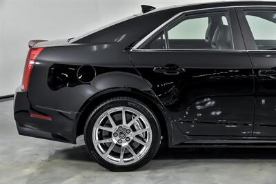 2010 Cadillac CTS-V   - Photo 13 - Joliet, IL 60435
