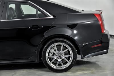 2010 Cadillac CTS-V   - Photo 9 - Joliet, IL 60435