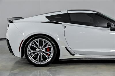 2016 Chevrolet Corvette Z06 2LZ   - Photo 13 - Joliet, IL 60435
