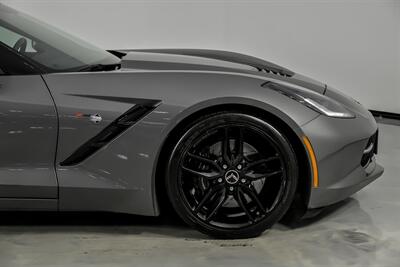 2015 Chevrolet Corvette Stingray Z51 - Photo 14 - Joliet, IL 60435