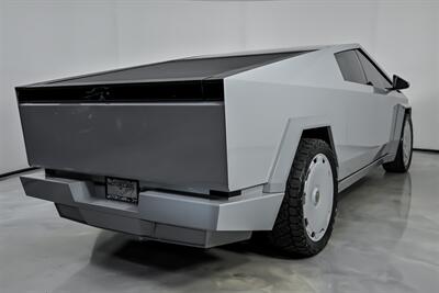 2024 Tesla Cybertruck -$30K MODS-FULL PAINT TO MATCH! - Photo 11 - Joliet, IL 60435