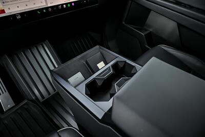 2024 Tesla Cybertruck -$30K MODS-FULL PAINT TO MATCH! - Photo 40 - Joliet, IL 60435