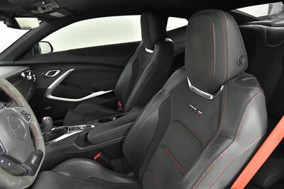 2018 Chevrolet Camaro ZL1 1LE   - Photo 24 - Joliet, IL 60435